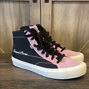 STRAYE Hiland Purple and Black High-Top Sneakers